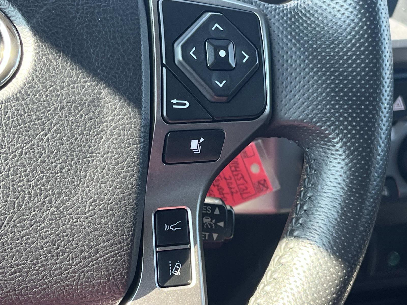 Used 2022 Toyota Tacoma SR5 AWD/4WD image 35
