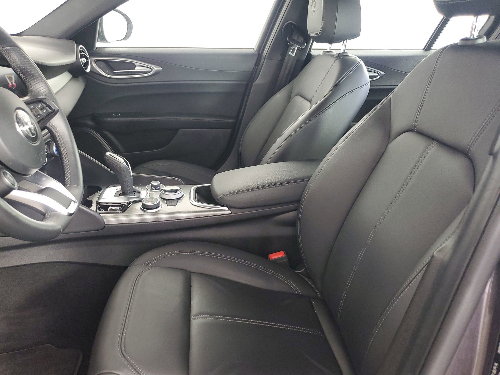 Used 2024 Alfa Romeo Giulia Ti w/ Active Assist Plus Package image 27