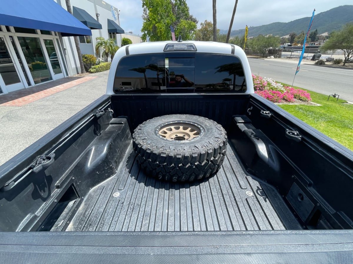 Used 2017 Toyota Tacoma TRD Off-Road w/ Tow Package (A/T) AWD/4WD image 12