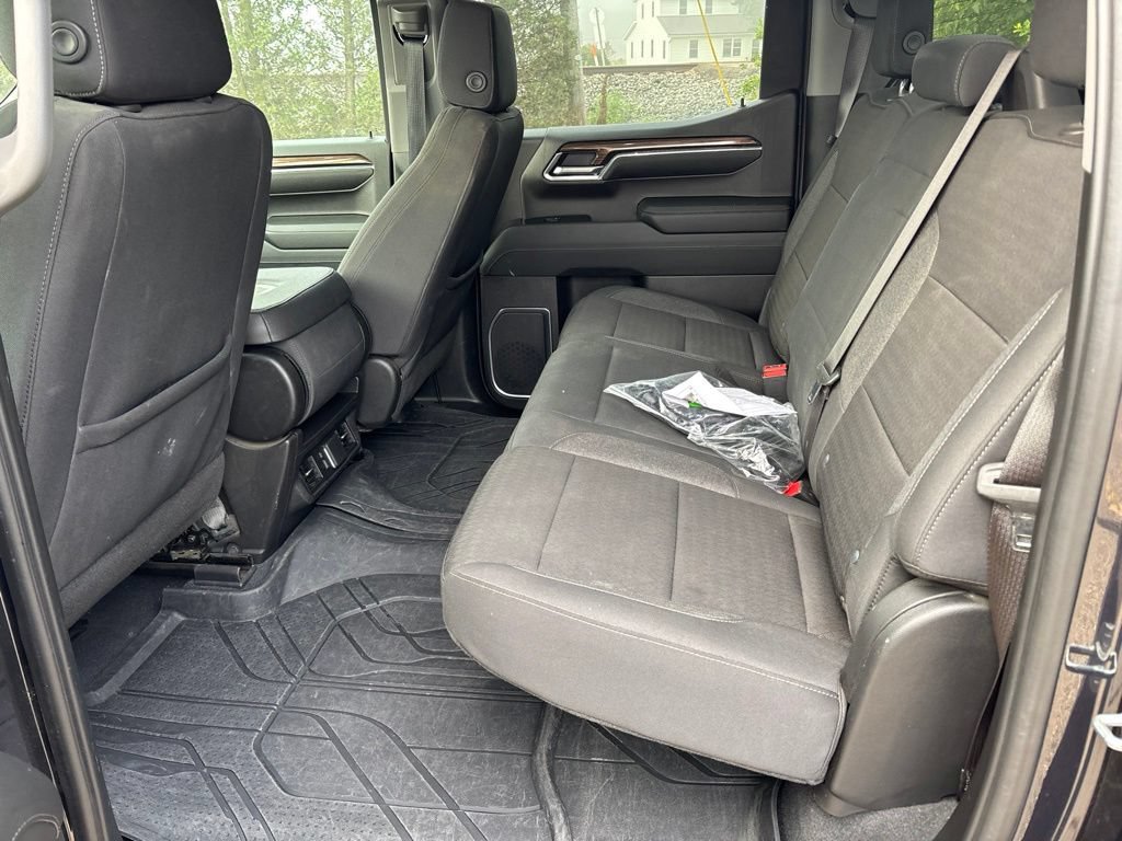 Used 2023 Chevrolet Silverado 1500 LT AWD/4WD image 24