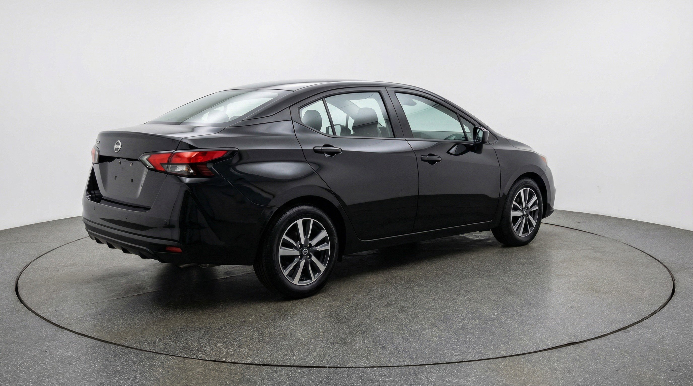 Used 2025 Nissan Versa SV FWD image 9