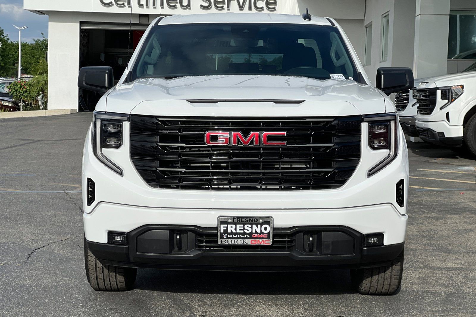 New 2026 GMC Sierra 1500 Elevation image 3
