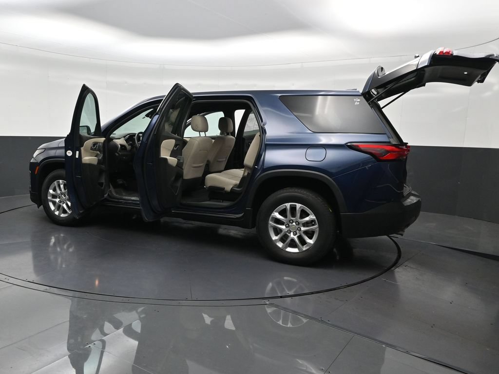 Used 2022 Chevrolet Traverse LS FWD image 34