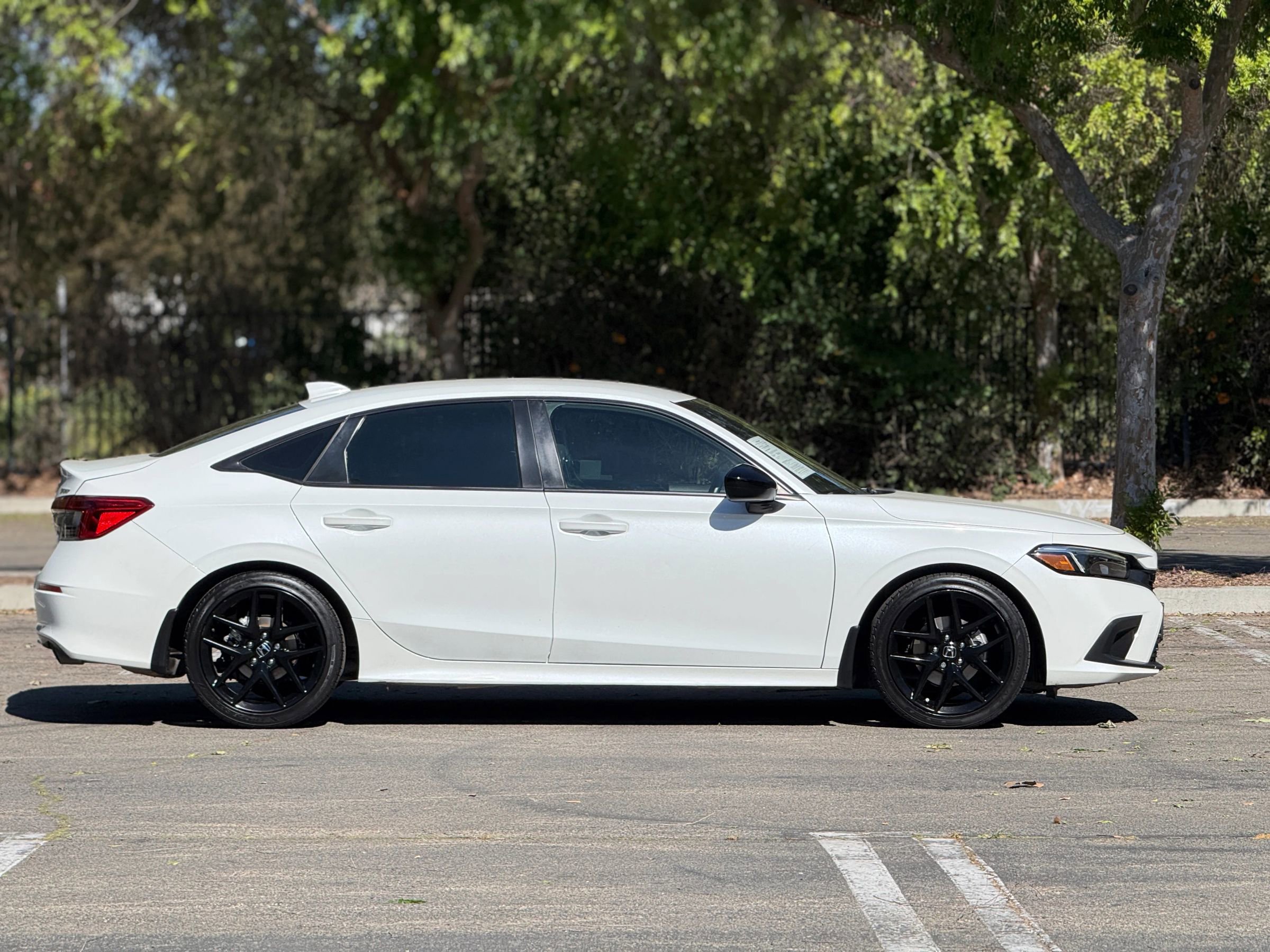 Used 2022 Honda Civic Sport image 2