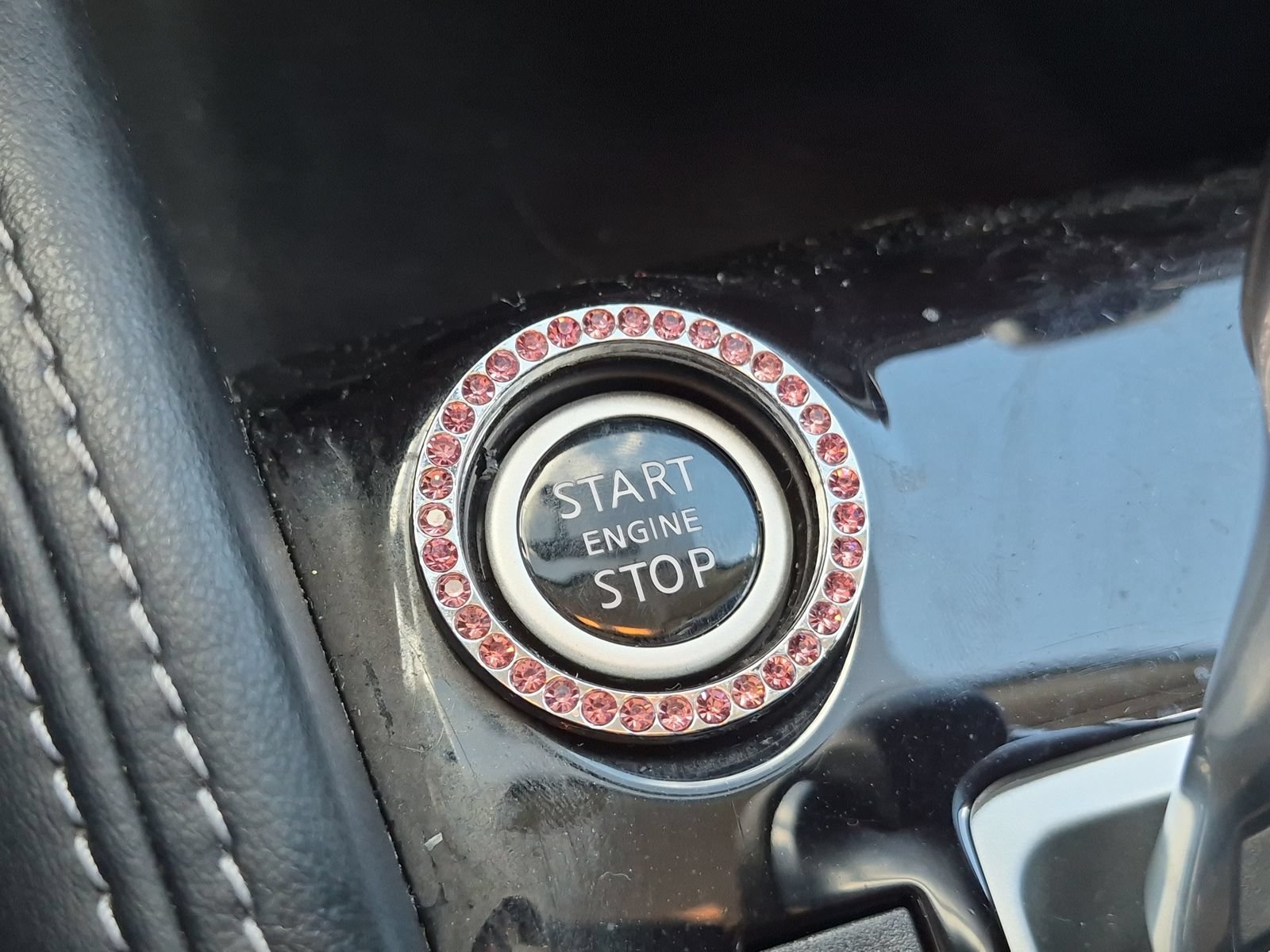 Used 2019 Nissan Kicks SR FWD image 32