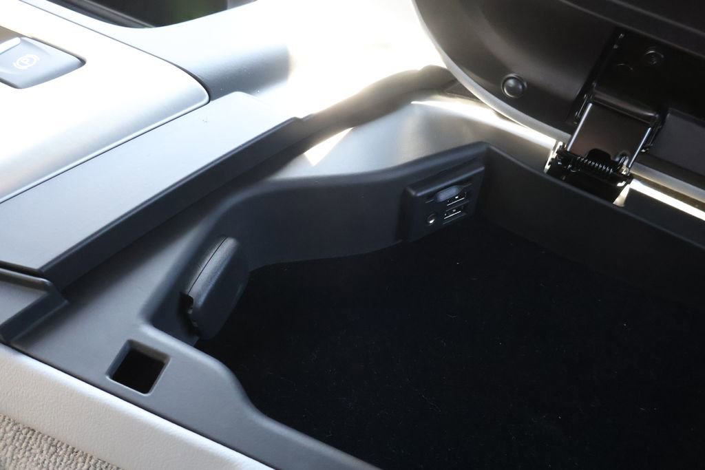 Used 2014 Chevrolet Corvette Stingray Coupe w/ 2LT Preferred Equipment Group image 40