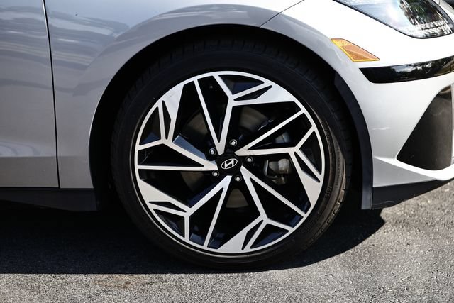 Used 2023 Hyundai Ioniq 6 SEL RWD image 5