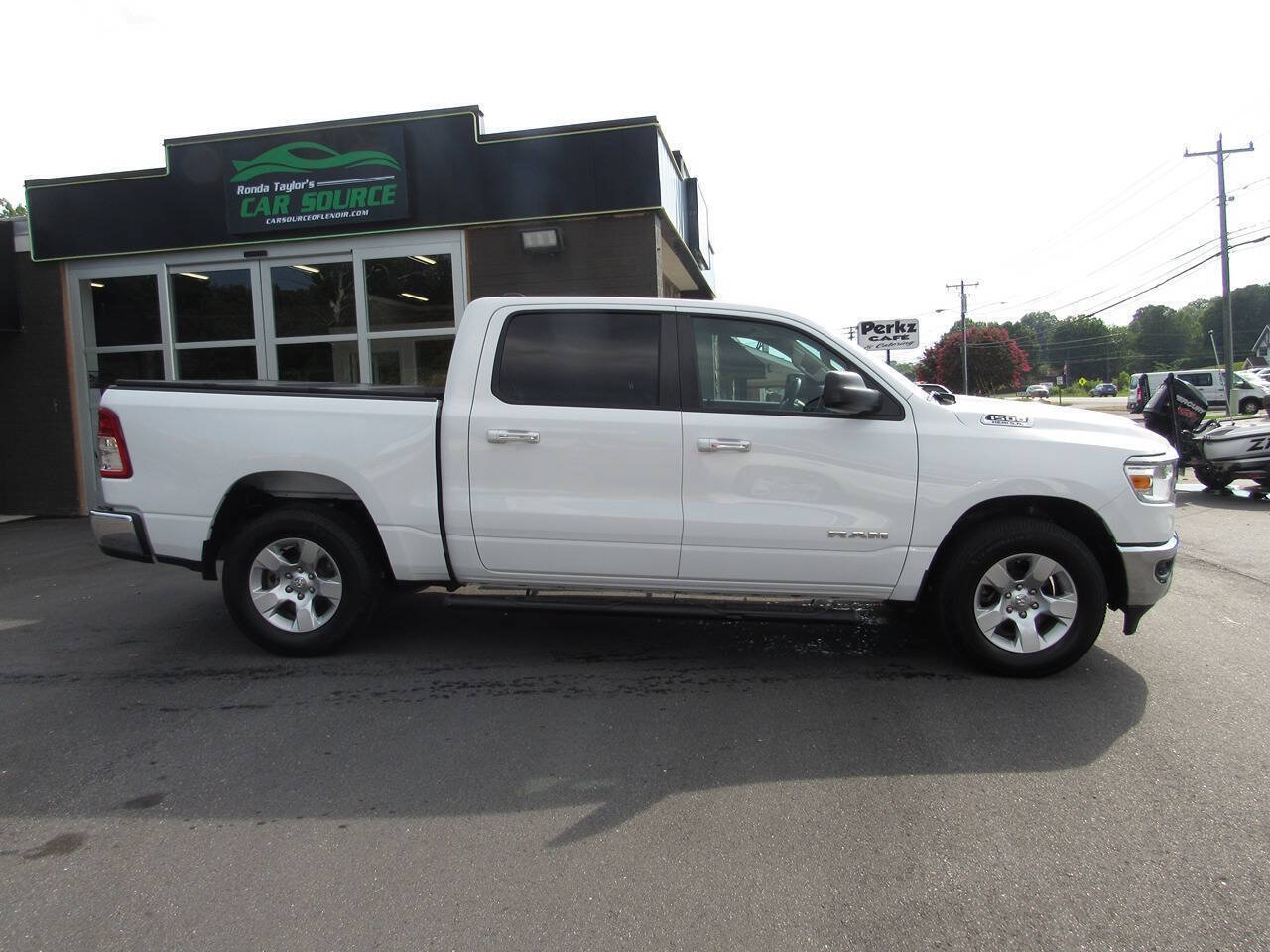 Used 2020 RAM 1500 Big Horn AWD/4WD image 3