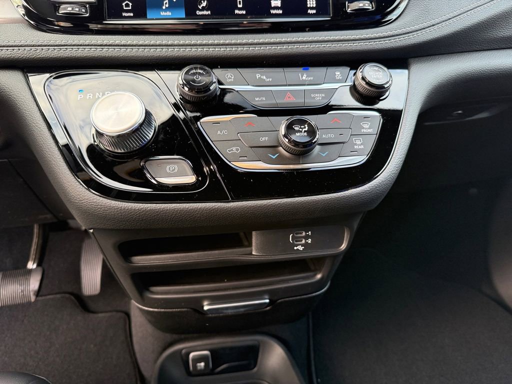 New 2026 Chrysler Pacifica Select image 22