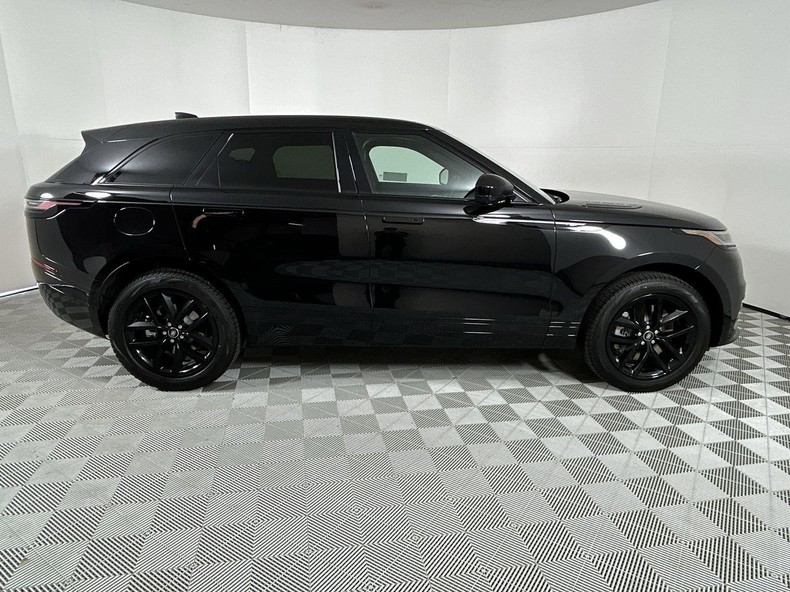 Certified 2026 Land Rover Range Rover Velar Dynamic SE image 6