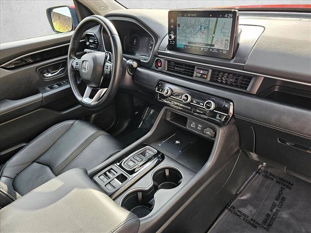 Used 2023 Honda Pilot Touring image 11