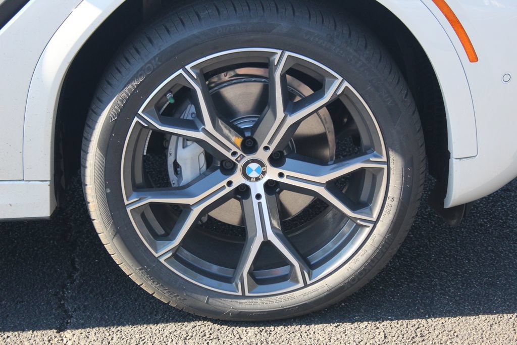 Used 2026 BMW X6 xDrive40i AWD/4WD image 10