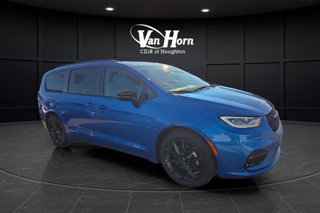 New 2026 Chrysler Pacifica Select w/ S Appearance Package image 40