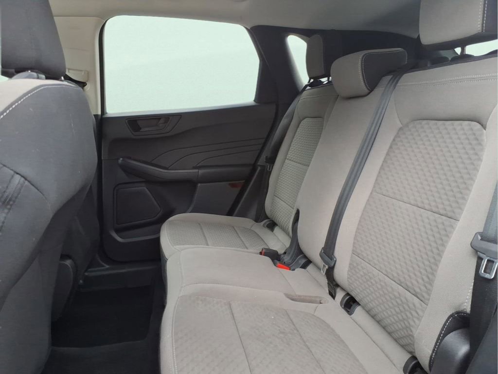 Used 2022 Ford Escape SE w/ Cold Weather Package image 10