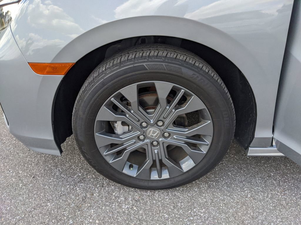 Used 2025 Honda Odyssey Touring image 34