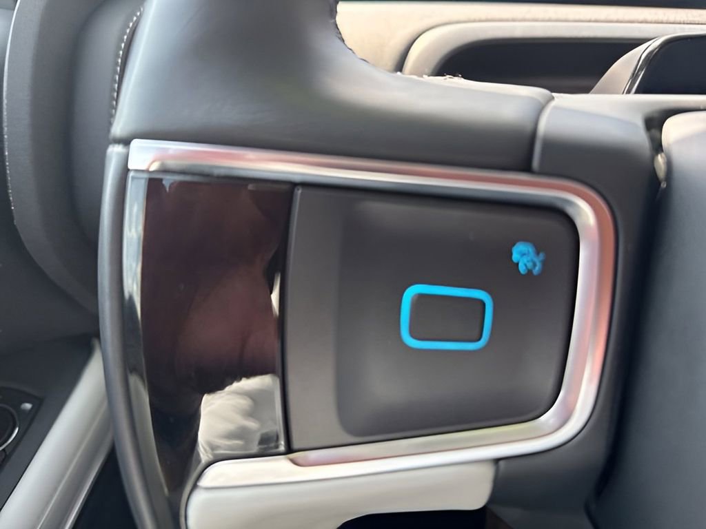 Used 2025 Ford Expedition Platinum w/ Driver's Package image 19