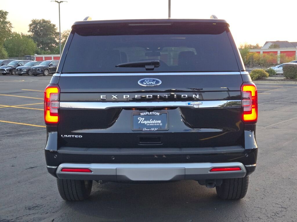 Used 2024 Ford Expedition Limited RWD image 12