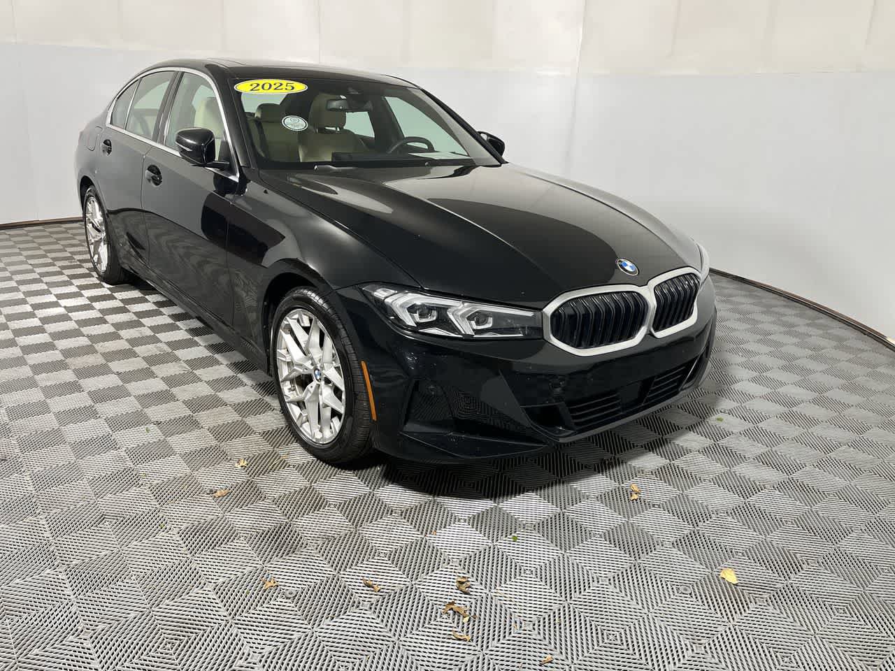 Used 2025 BMW 330i Sedan RWD image 2