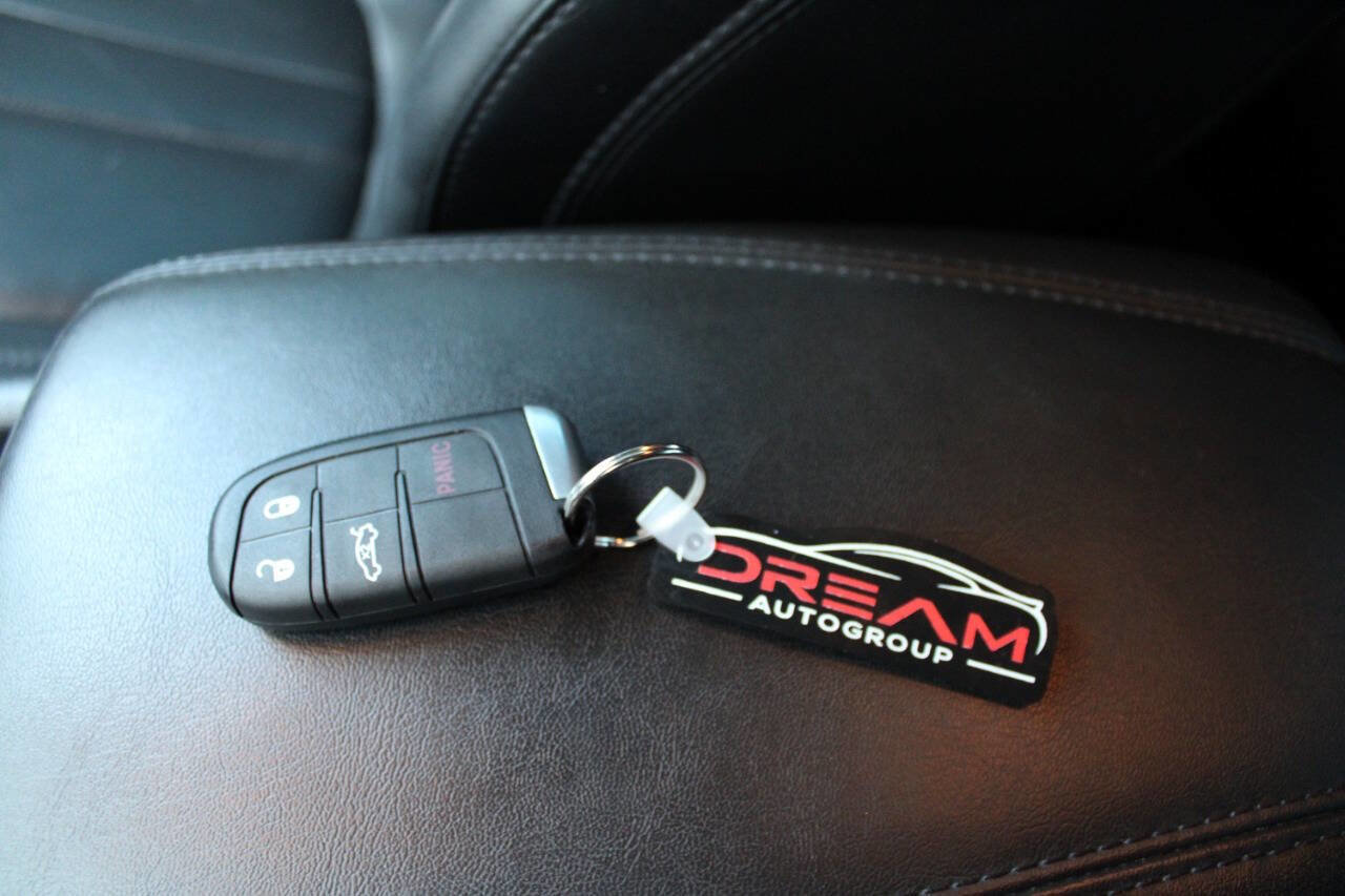 Used 2015 Chrysler 200 C w/ Navigation & Sound Group I image 26