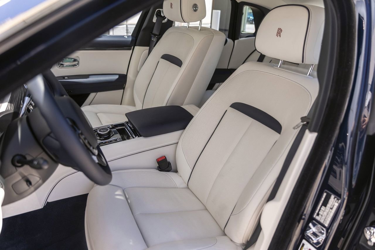 New 2025 Rolls-Royce Ghost image 22