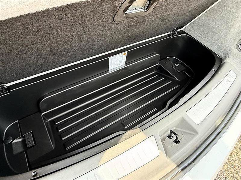 Used 2022 Cadillac XT6 Premium Luxury w/ Technology Package FWD image 16