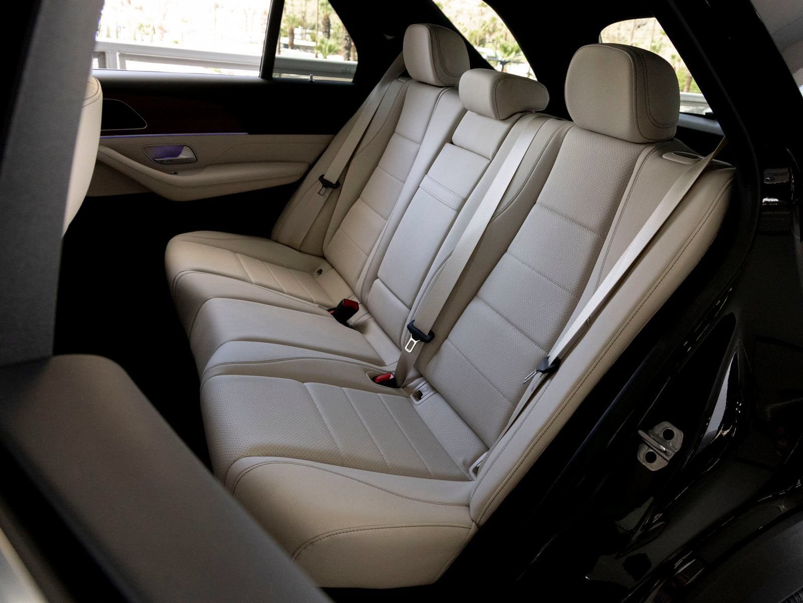 Certified 2025 Mercedes-Benz GLE 450e 4MATIC w/ Driver Assistance Package image 20