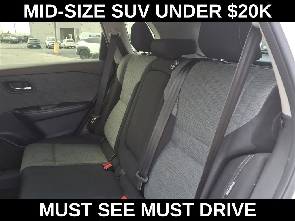 Used 2023 Nissan Rogue SV image 29