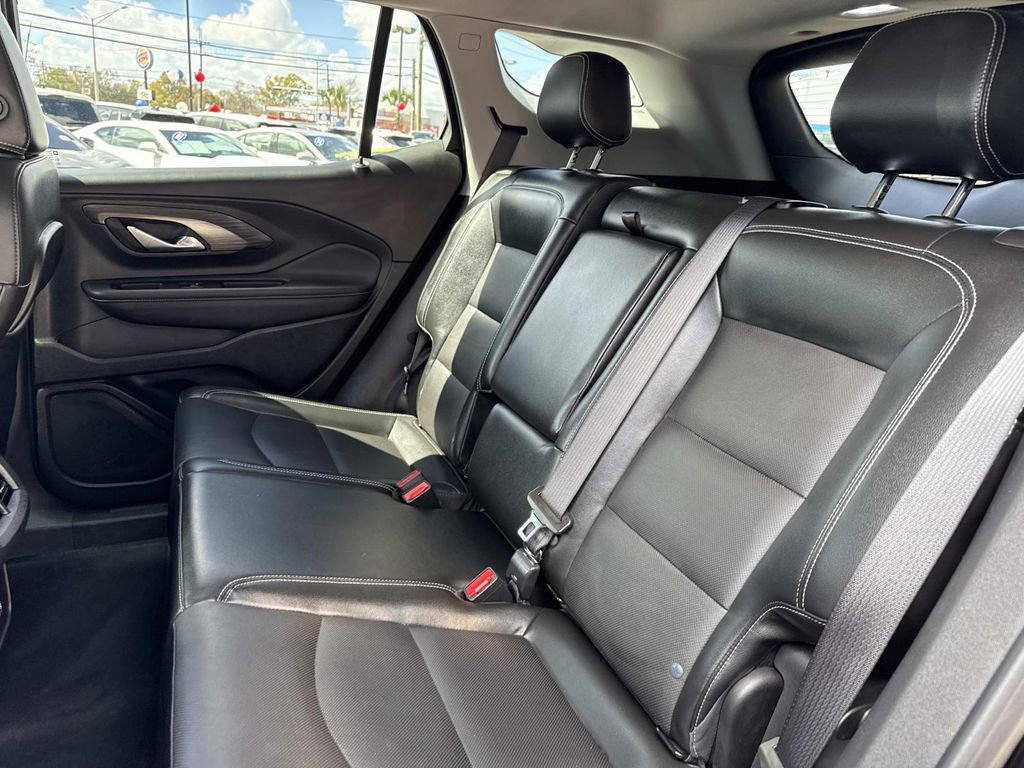 Used 2023 GMC Terrain SLT image 16