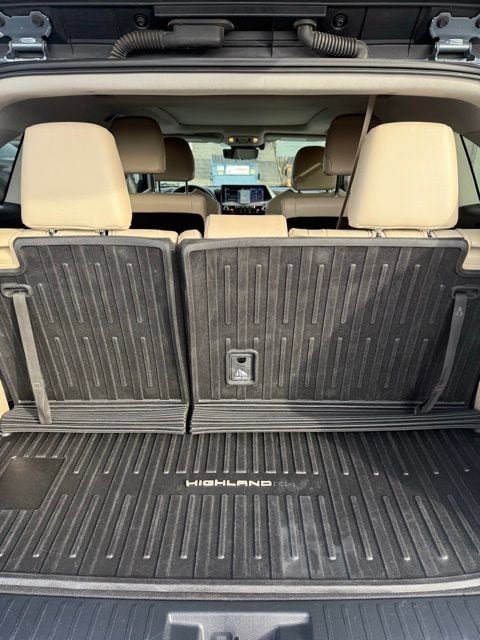 Used 2021 Toyota Highlander Platinum AWD/4WD image 11