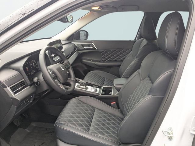 Used 2024 Mitsubishi Outlander 4WD Plug-In Hybrid image 21