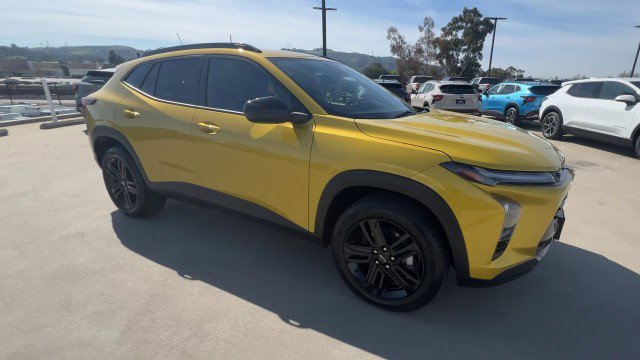 Used 2025 Chevrolet Trax ACTIV w/ Driver Confidence Package image 2