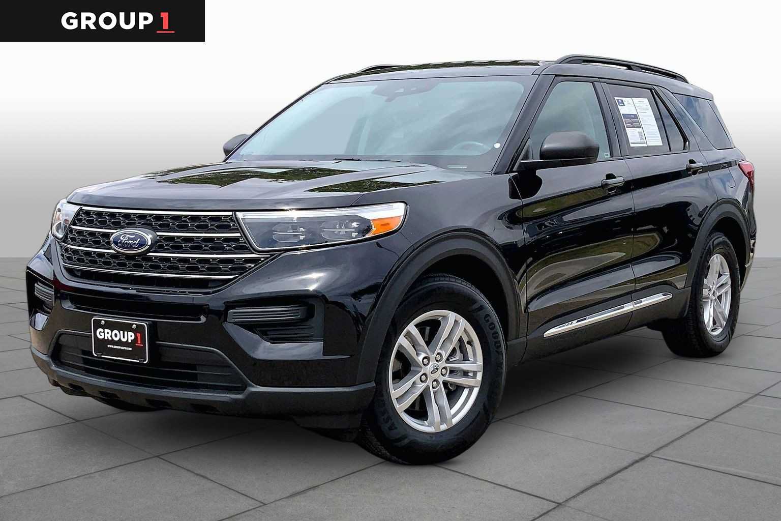 Certified 2023 Ford Explorer XLT RWD image 1