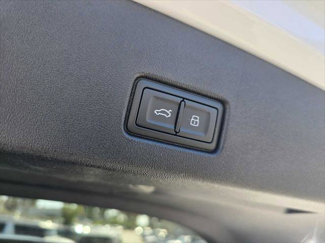 Used 2024 Audi Q4 e-tron Prestige image 19