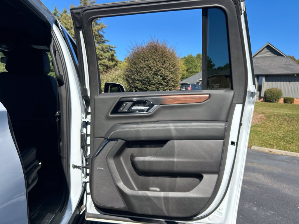 Used 2026 GMC Yukon XL Denali w/ Sun & Power Step Package AWD/4WD image 61