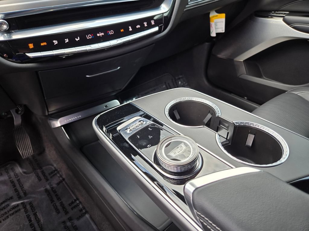 Used 2024 Cadillac Lyriq Luxury AWD/4WD image 23