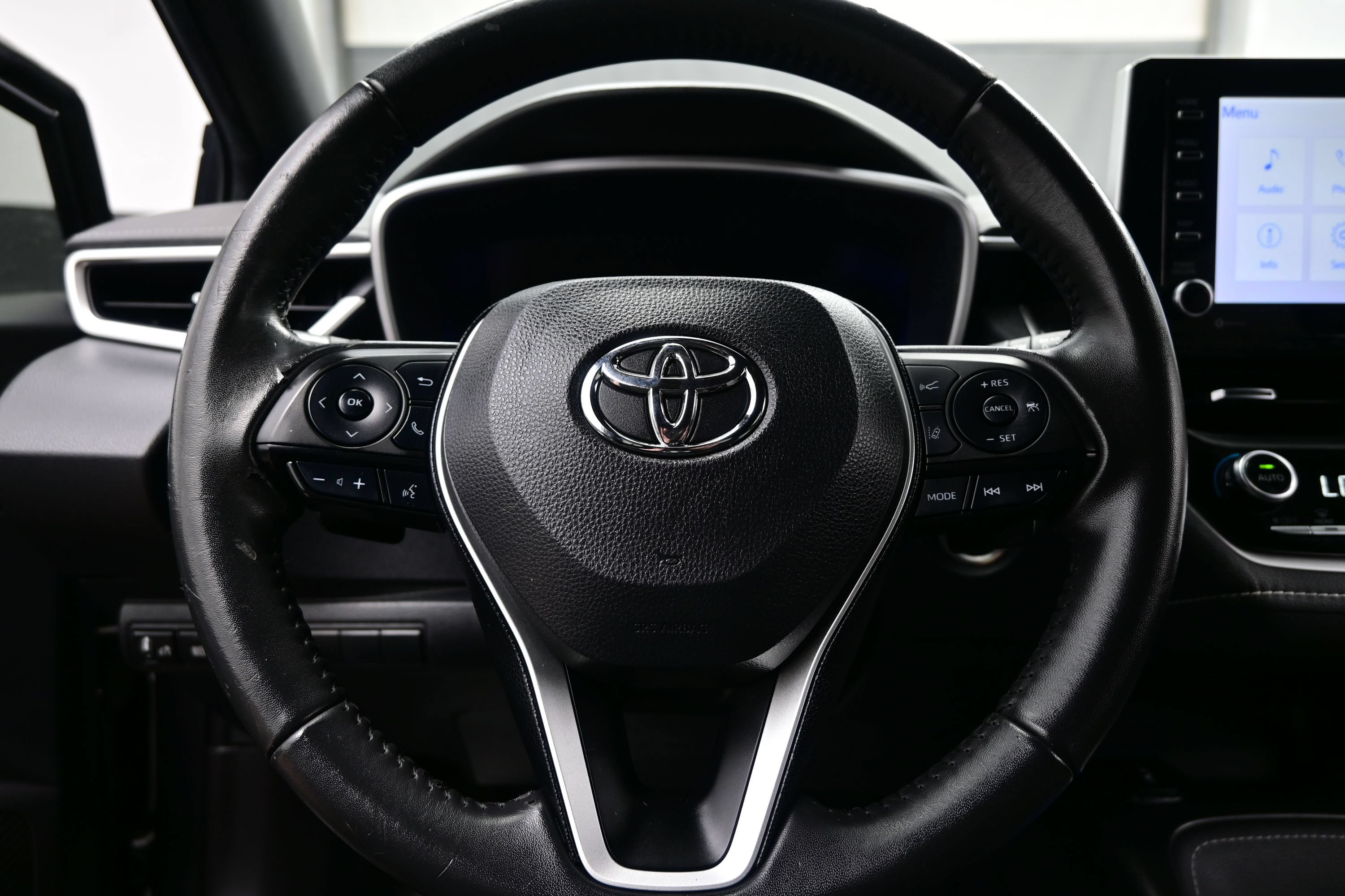 Used 2022 Toyota Corolla XSE FWD image 24