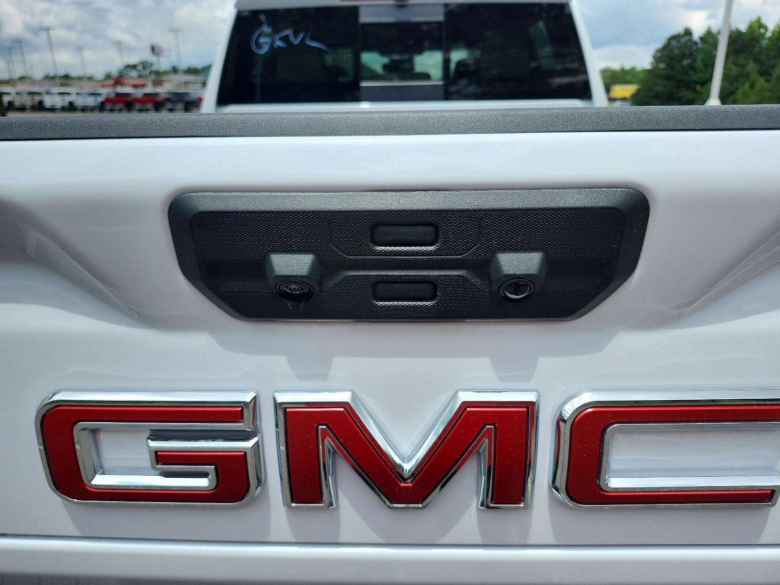 New 2026 GMC Sierra 2500 SLT w/ SLT Premium Package AWD/4WD image 11