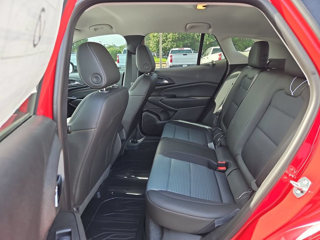 Certified 2026 Chevrolet Trax LT w/ LT Convenience Package FWD image 16