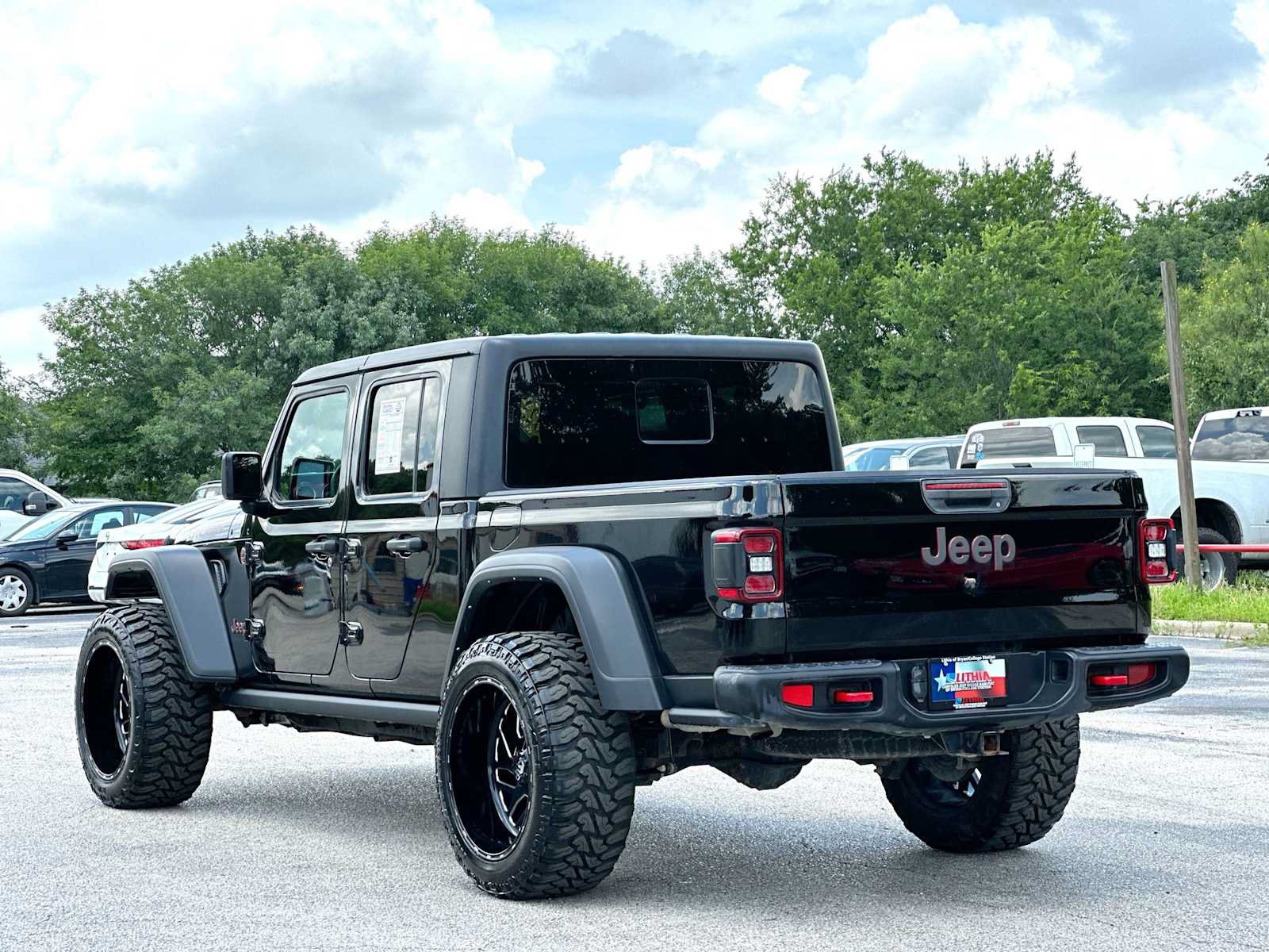 Used 2023 Jeep Gladiator Rubicon w/ LED Lighting Group AWD/4WD image 13