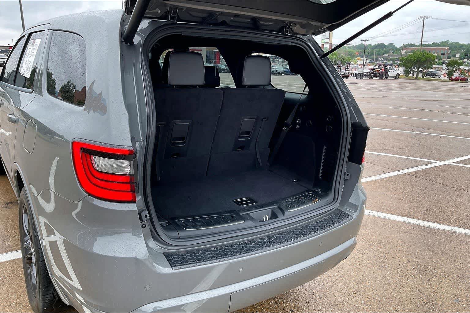 Used 2022 Dodge Durango R/T w/ Blacktop Package AWD/4WD image 18