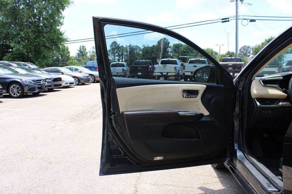 Used 2015 Toyota Avalon XLE Touring FWD image 12