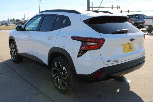 New 2026 Chevrolet Trax RS w/ Driver Confidence Package FWD image 5
