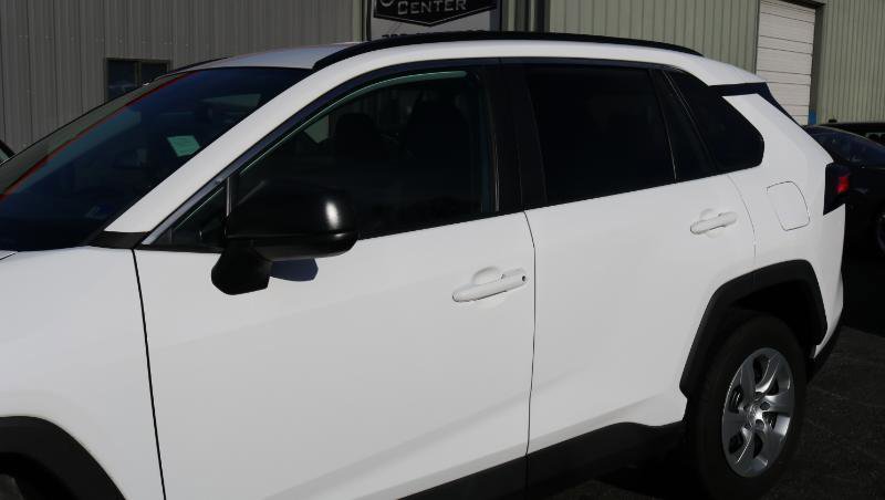 Used 2021 Toyota RAV4 LE image 5