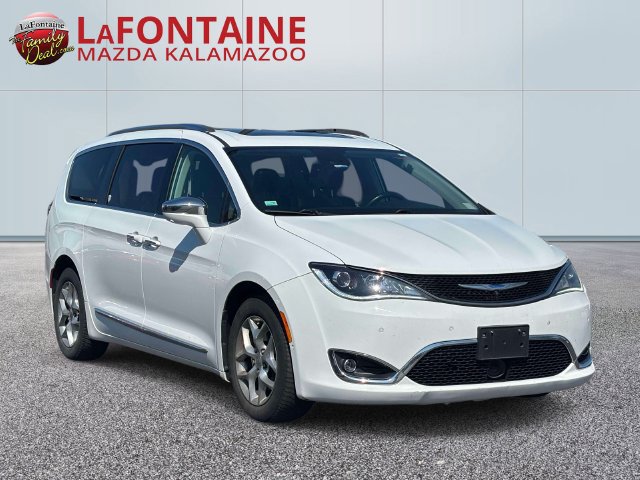 Used 2018 Chrysler Pacifica Limited w/ Advanced Safetytec Group FWD image 3