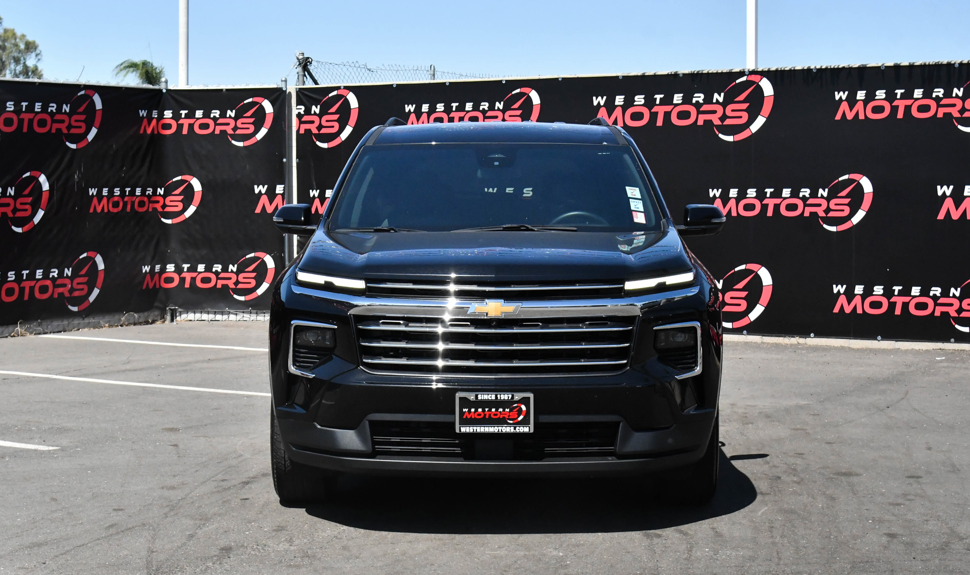 Used 2024 Chevrolet Traverse LT image 2