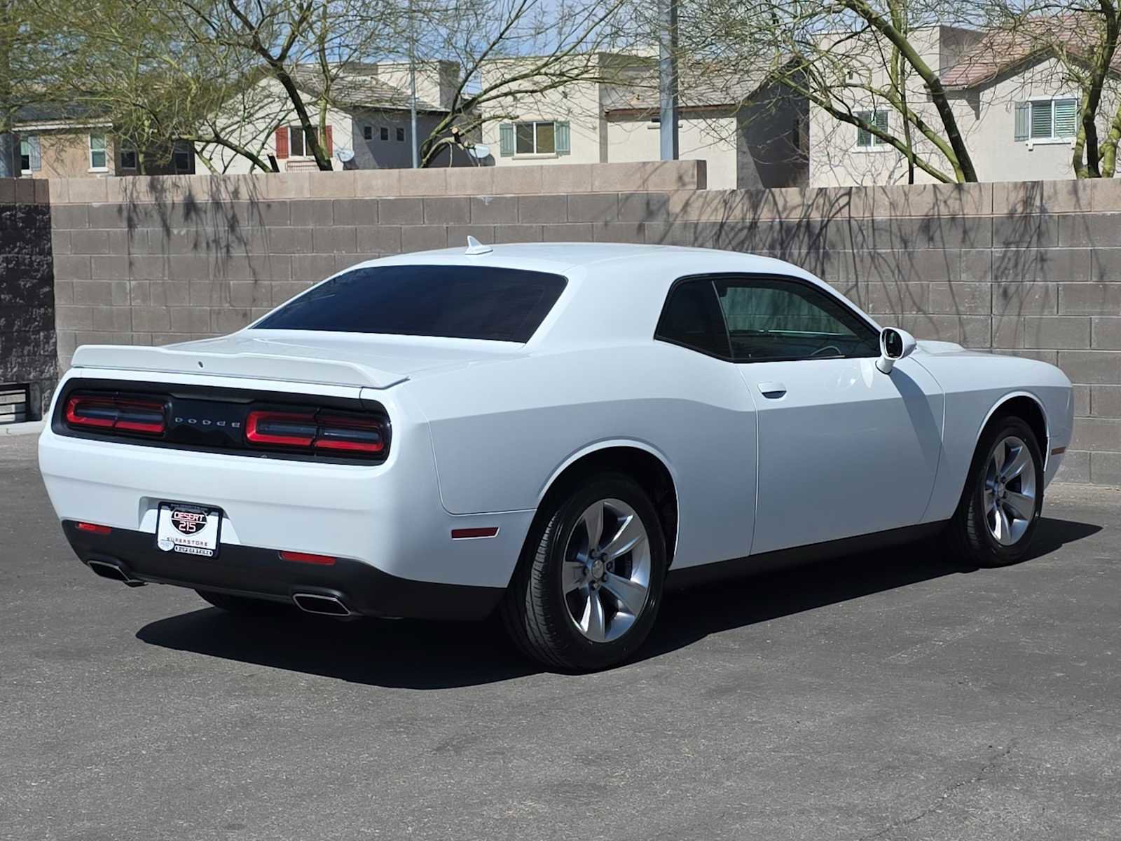 Used 2022 Dodge Challenger SXT image 9