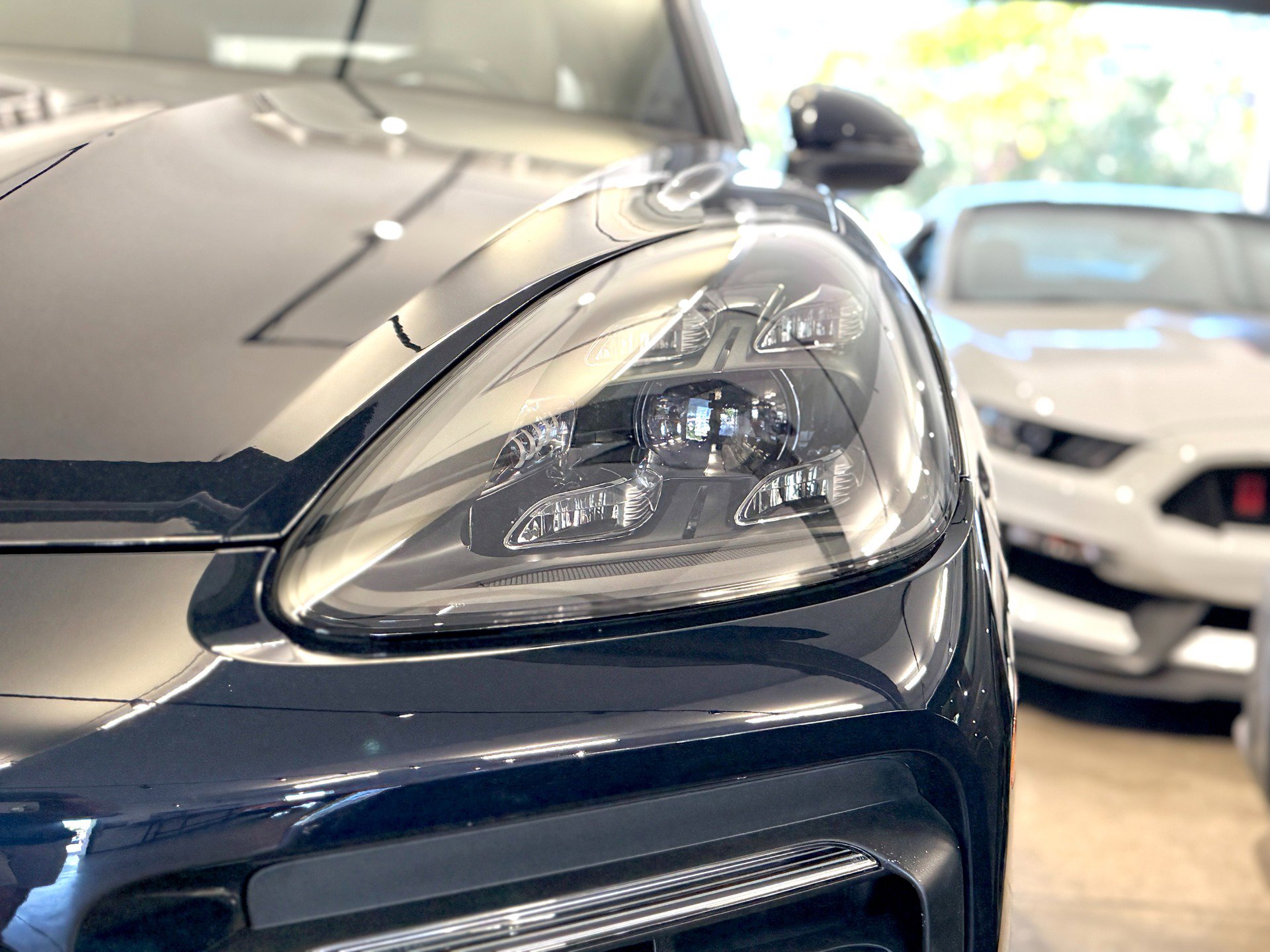 Used 2022 Porsche Cayenne Platinum Edition image 21