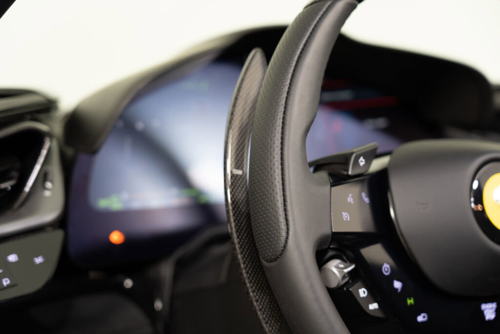 Used 2022 Ferrari SF90 Spider image 39