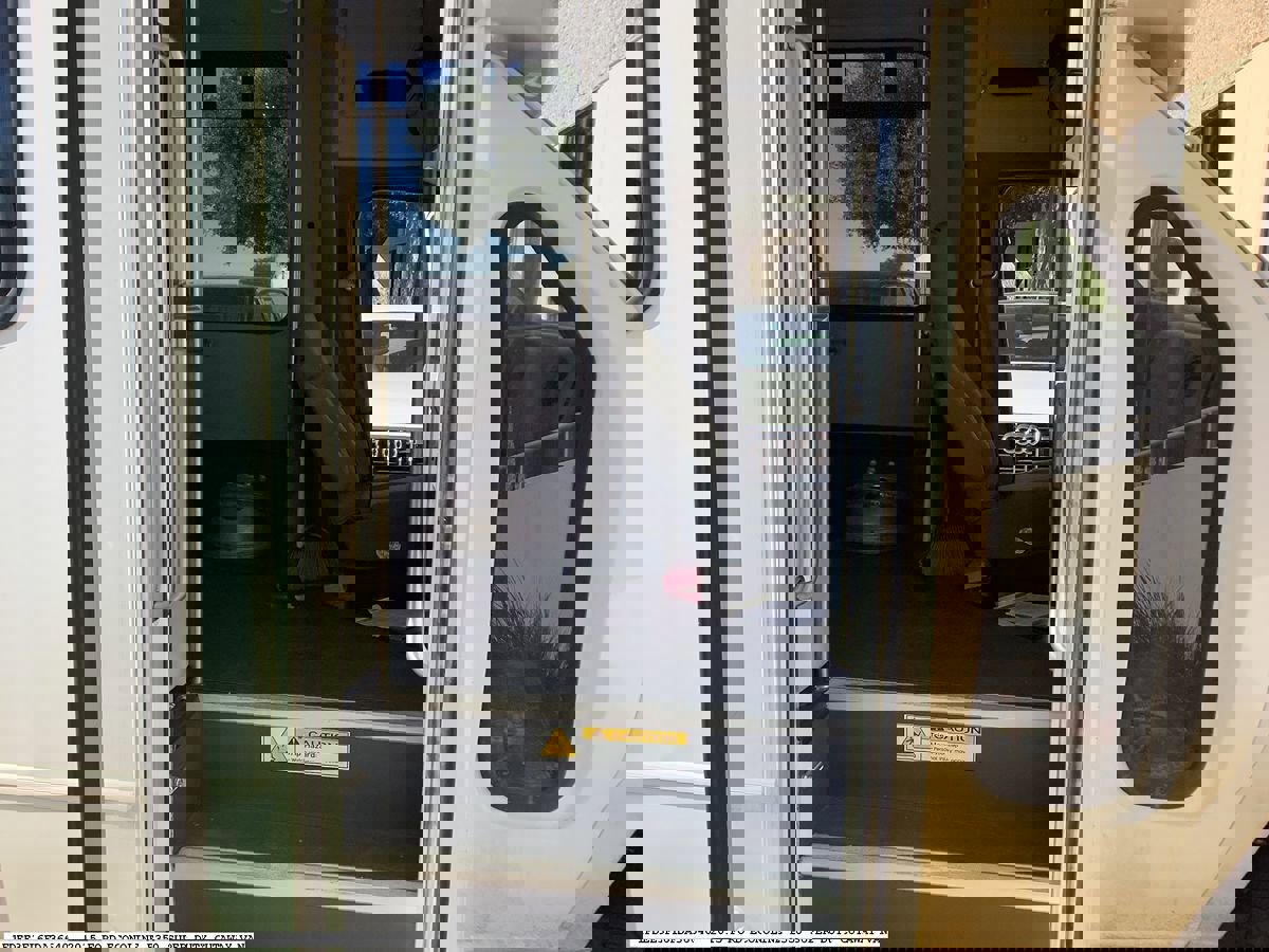 Used 2015 Ford E-350 and Econoline 350 Super Duty image 11