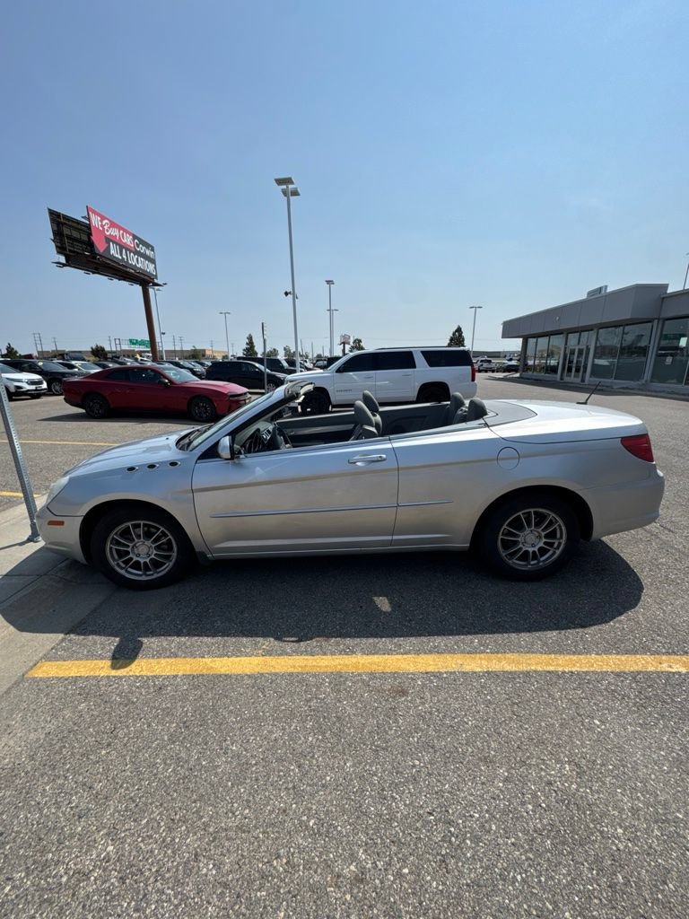 Used 2008 Chrysler Sebring Touring FWD video 3